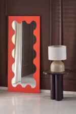 Lustro SOLETTO stojące lub ścienne 70 cm koralowy do sypialni lub przedpokoju - obrazek 2
