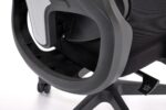 Fotel gabinetowy MATEUS 67 cm czarny do biura i gabinetu - obrazek 8