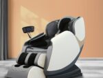 Fotel masujący SOLARIA z masażem 72 cm popielaty / kremowy eco skóra do wnętrza