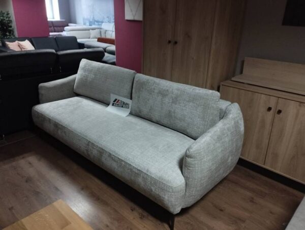 CANDY SOFA Z FUNKCJĄ SPANIA I POJEMNIKIEM | DOSTĘPNA OD RĘKI Sofa CANDY z funkcją spania i pojemnikiem Wersal — Tkanina cremona 04