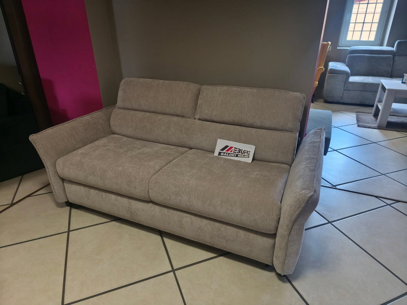 Sofa MANZO 140 z funkcją spania | Włoski stelaż Wersal — Tkanina vibe 8